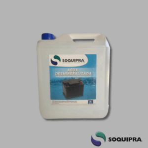 Agua desmineralizada